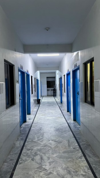 Awadh Hospital Inpatient Medicine Ward & Patient Beds - Facility Photo 2